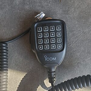 Icom HM-154T